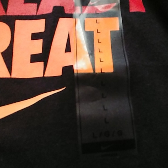😉black based, brand new,cool nike t-shirt😉 - Picture 4 of 5